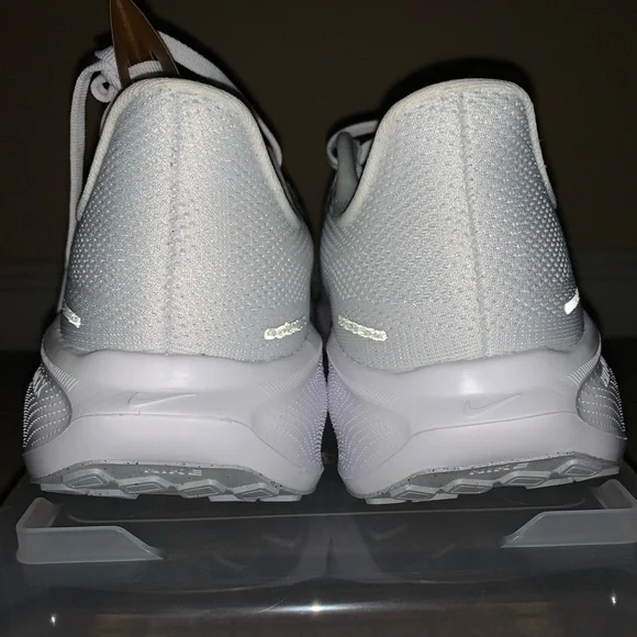 Nike - Pegasus 41 - Size 10 - Men’s Running Shoes- Gray and White - Brand New - Picture 4 of 9